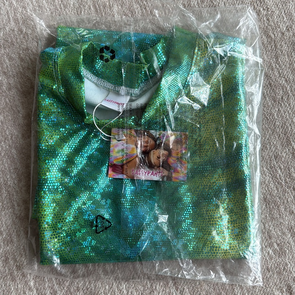 Men’s Oversized Dino Vest - Picture 7 of 7